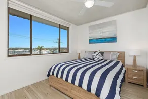 Kingy Beach Getaway - Image 2
