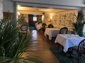Swan Inn Hotel - Image 5