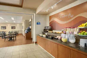 Days Inn Red Deer - Image 5