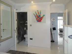 Apartment 39 - Image 4