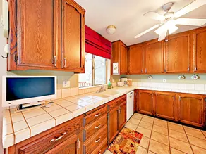 Oak Shores 2br + Loft W/ Shared Pool & Mini Golf 2 Bedroom Home - Image 2