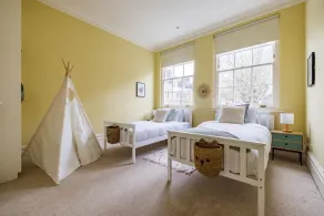 The Southwark Classic - Stylish 4bdr House With Patio - Image 3