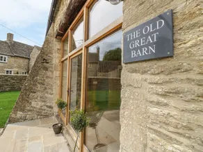 The Old Great Barn - Image 5