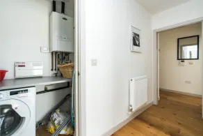 Contemporary 2BD Flat With Balcony - Hackney Downs - Image 2