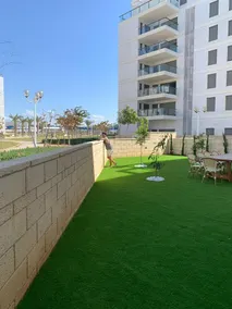 Deluxe Apartment with Private GardenArea - Image 4