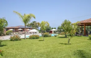 Stunning Apartment in Zambrone With 2 Bedrooms, Wifi and Outdoor Swimming Pool - Image 5