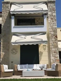 Luxury House near Sea with Public Pool - Image 2