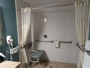 Best Western Huntsville Inn & Suites - Image 3