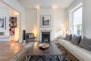 3 Bedroom Family House in Regents Park - Image 4