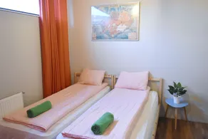 Vibrant Iceland Hostel - Image 4
