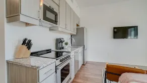 FRONTDESK Lakeview Green Apts Birmingham - Image 4