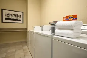 Travelodge by Wyndham Knoxville West - Image 3