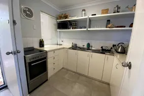 Cosy 1 Bedroom Apartment in Trendy Mount Lawley - Image 2