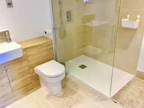 Shalom Suite With Ensuite - Image 5