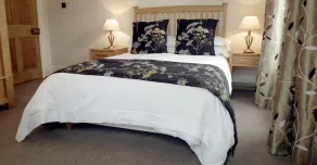 The Beeches Guest House - Image 2
