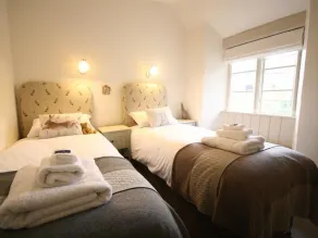 Claypot Cottage, CIRENCESTER - Image 3