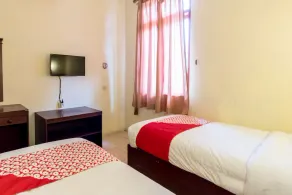 OYO 1030 Hotel Bumi Asih - Image 5