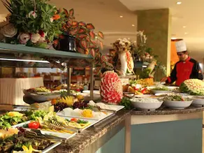 Serenis Hotel - Image 2