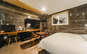 Motel 123 - Image 4