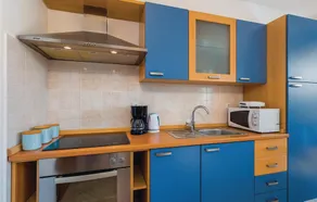 This beautiful apartment with a beautiful sea view is located in the well-known resort Rabac, also c - Image 4