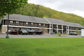 Newbury Inn - Image 5