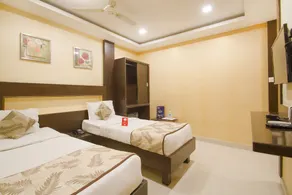 Sree Chandana Hotel by OYO Rooms - Image 2