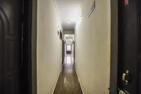 Royal Residency Hotel - Image 5