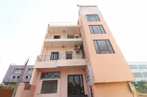 Grand Harshit Resort By OYO Rooms - Image 4