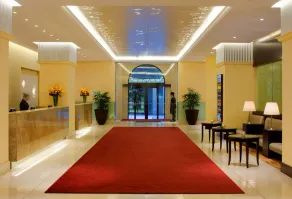 Radisson Blu Plaza Hotel Sydney - Image 2