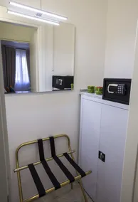 The Golden House Florence Suite - Image 2