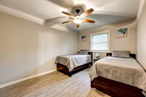The Dugout in SW Houston, Work-cation, King Bd, Pet Friendly, High Speed Wifi - Image 2