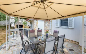 Awesome Apartment in Barbariga With 2 Bedrooms and Wifi - Image 4