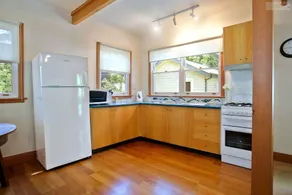Stonewall Cottage and Studio - Image 4
