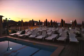 Captains Hotel - Image 2