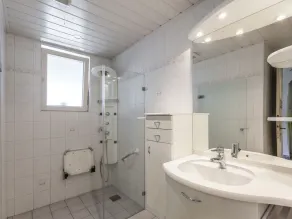 Holiday home in the central location - Image 4