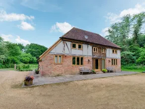 Boutique Holiday Home in Three Oaks With Garden - Image 3