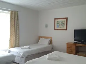Kynance House - Image 2