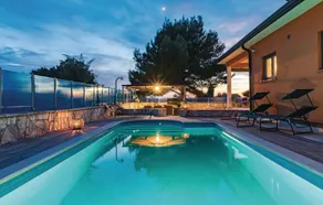 Beautiful Home in Fazana With Outdoor Swimming Pool, Wifi and Outdoor Swimming Pool - Image 3