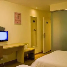 7 Days Inn - Image 5