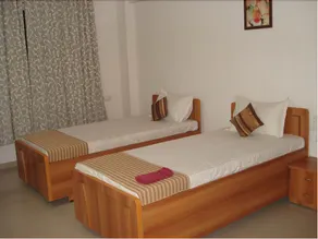 10 Blossoms Service Apartment - Image 4