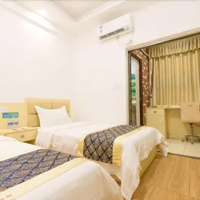 Zhuhai twenty four hours Traders Plus Hotel - Image 4