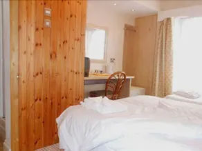 Kynance House - Image 4