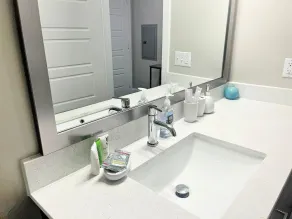 The Elvis Presley Urban Luxury Apts Austin - Image 3