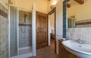 Awesome Home in Città di Castello PG With 6 Bedrooms, Wifi and Outdoor Swimming Pool - Image 5