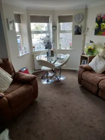 Captivating 1-bed Apartment in Bournemouth - Image 2