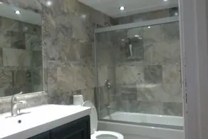 Beautiful Luxury Condo Toronto area - Image 4