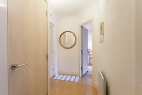 1 Bedroom Flat with Free WiFi - East London - Image 4