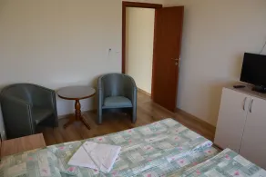 Golden House Apartments - Image 3