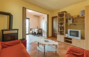 Beautiful Home in Peruski With Wifi and 1 Bedrooms - Image 3