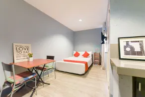 OYO 112 Majesty Suites - Image 2